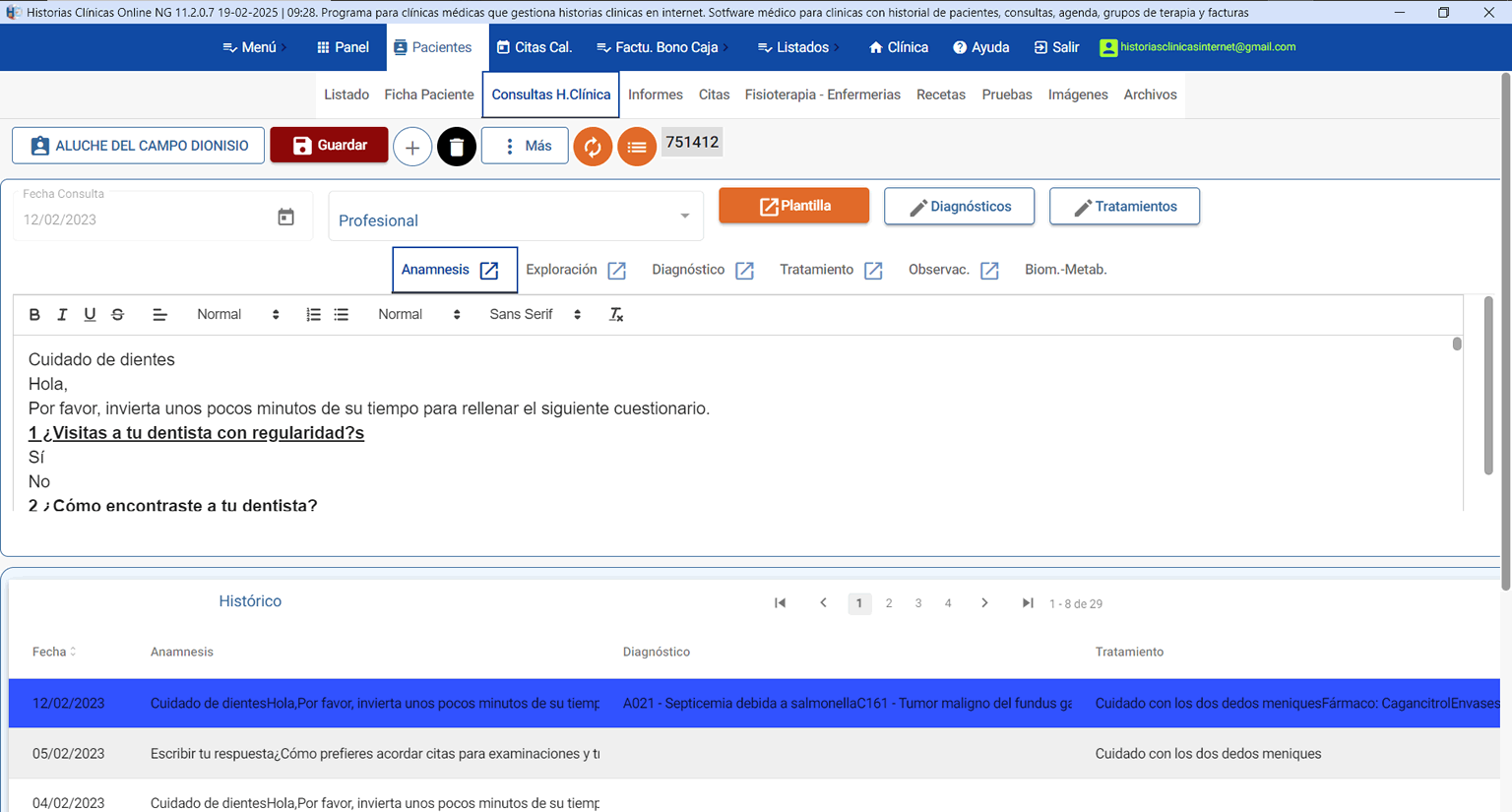 Consulta médica historia clínica con vídeo conferencia y email